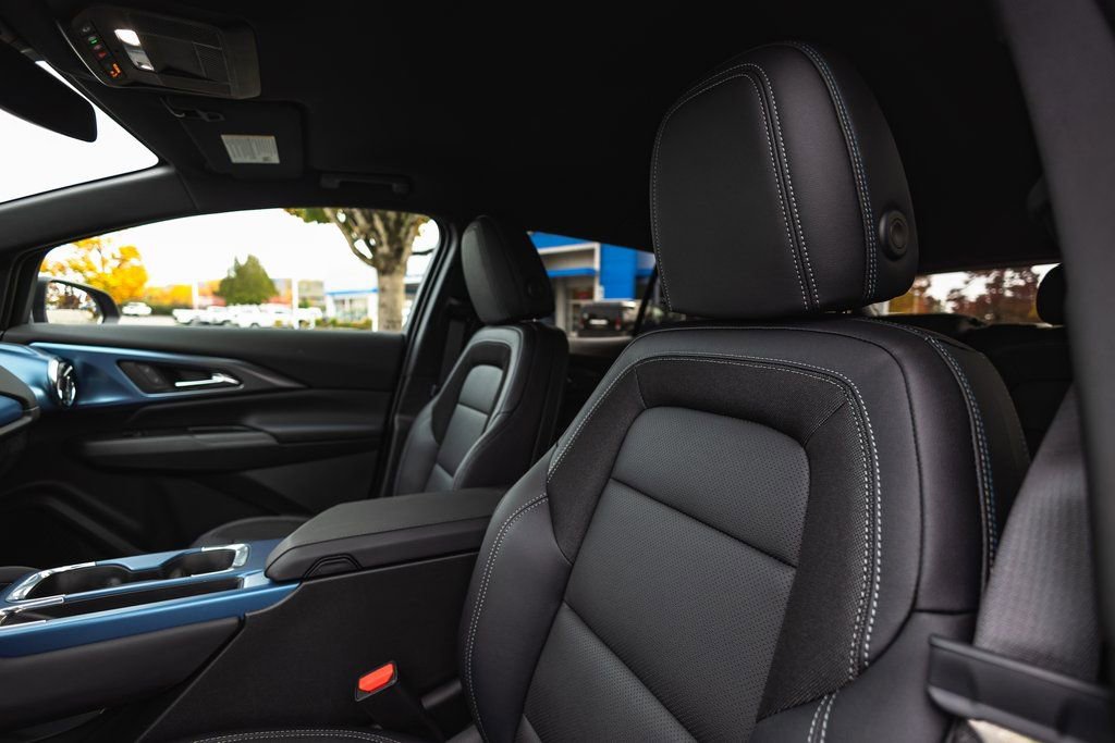 New 2026 Chevrolet Equinox EV LT image 12