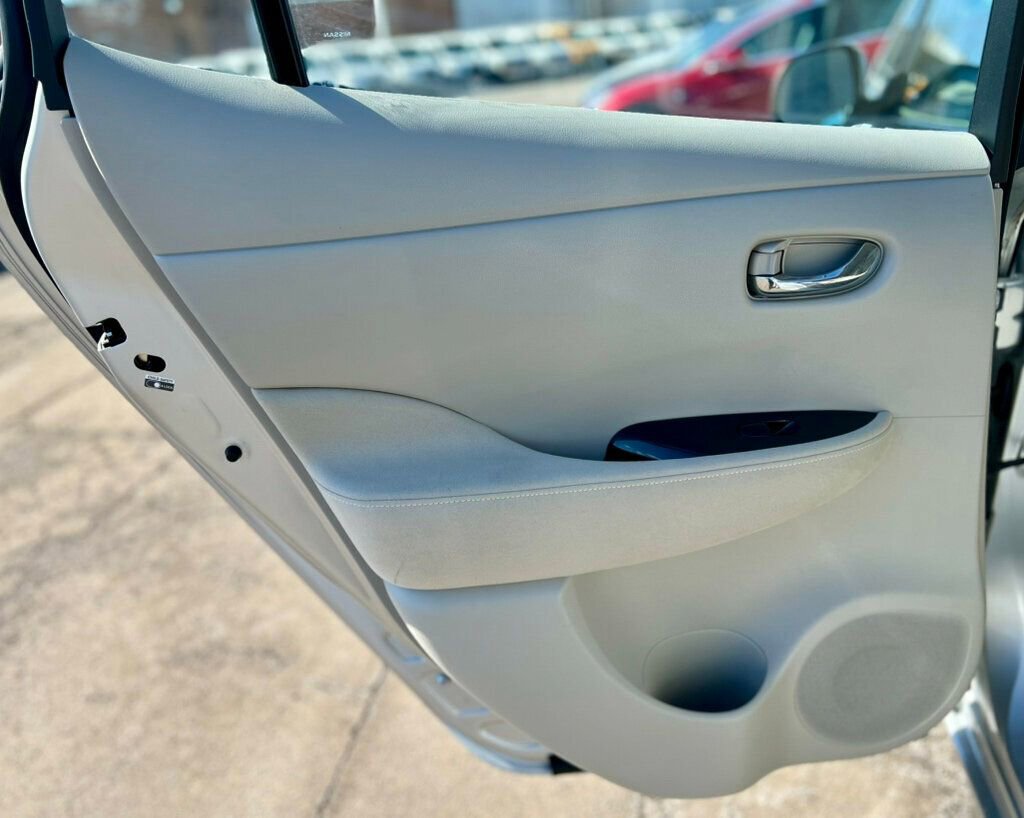 Used 2012 Nissan Leaf SL image 14