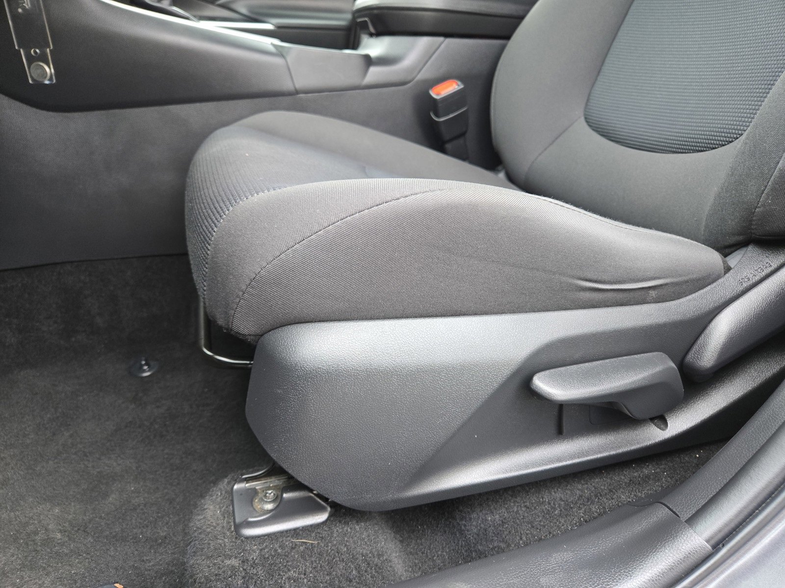 Used 2024 Toyota RAV4 LE image 21