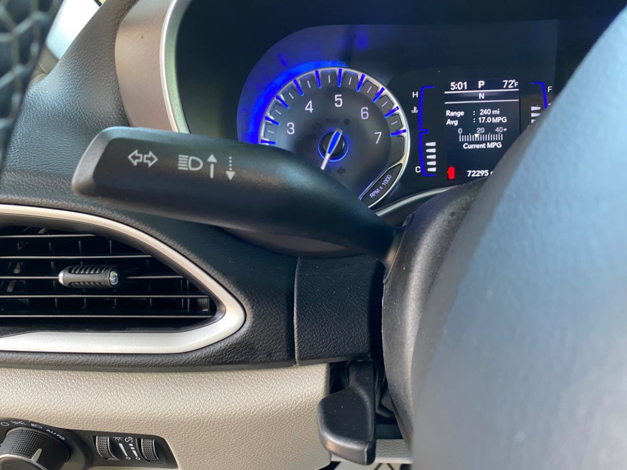 Used 2023 Chrysler Voyager LX FWD image 57