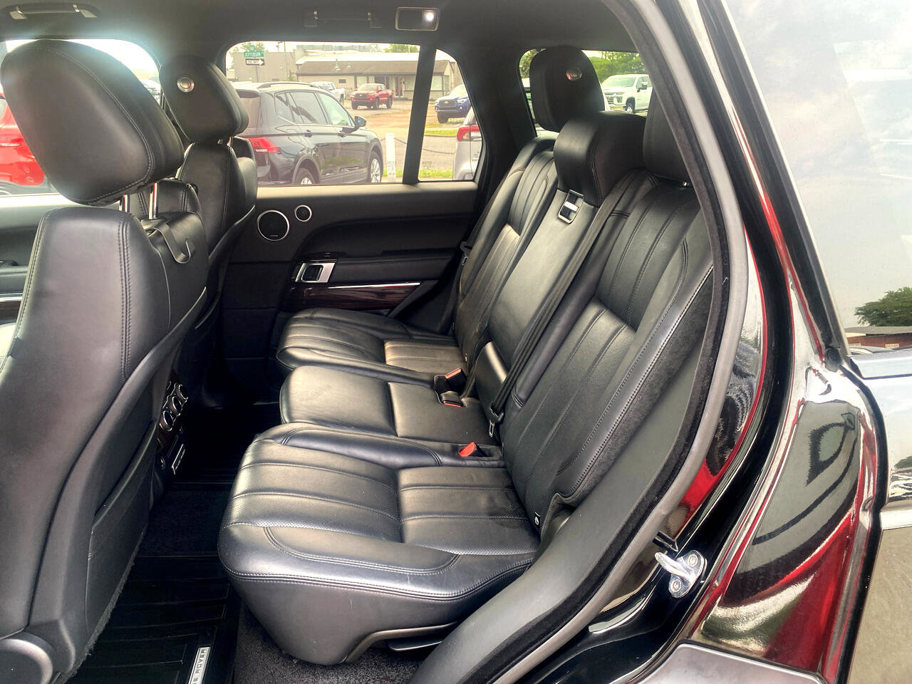 Used 2014 Land Rover Range Rover HSE image 11