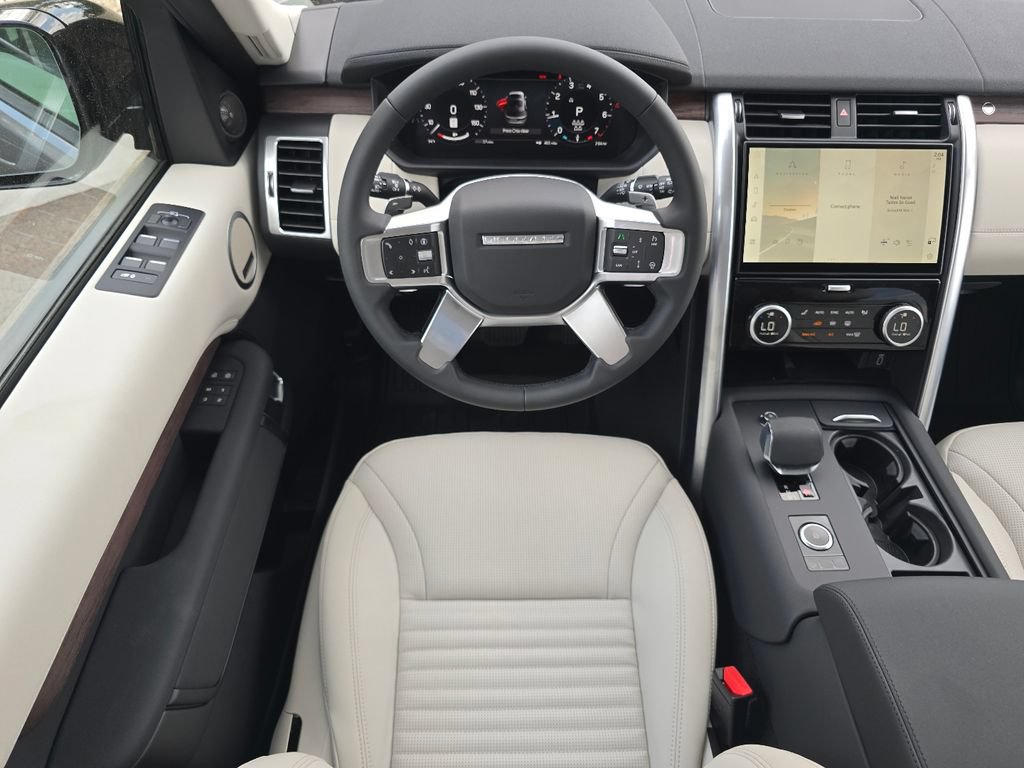 New 2026 Land Rover Discovery S AWD/4WD image 36