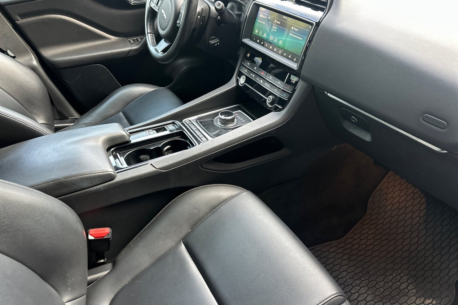 Used 2020 Jaguar F-PACE Premium AWD/4WD image 35
