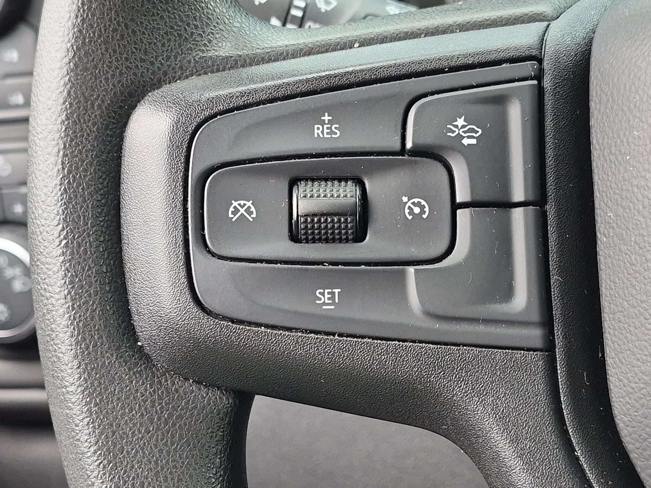 Used 2024 Chevrolet Silverado 1500 Custom Trail Boss w/ Dark Appearance Package AWD/4WD image 19