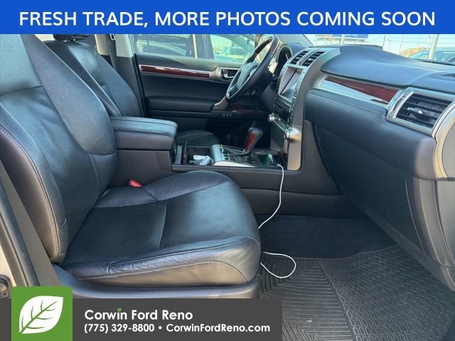 Used 2013 Lexus GX 460 w/ Convenience Pkg image 11