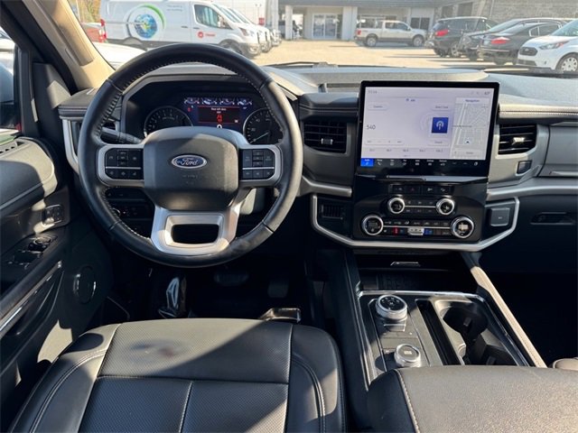 Used 2024 Ford Expedition Max XLT image 12