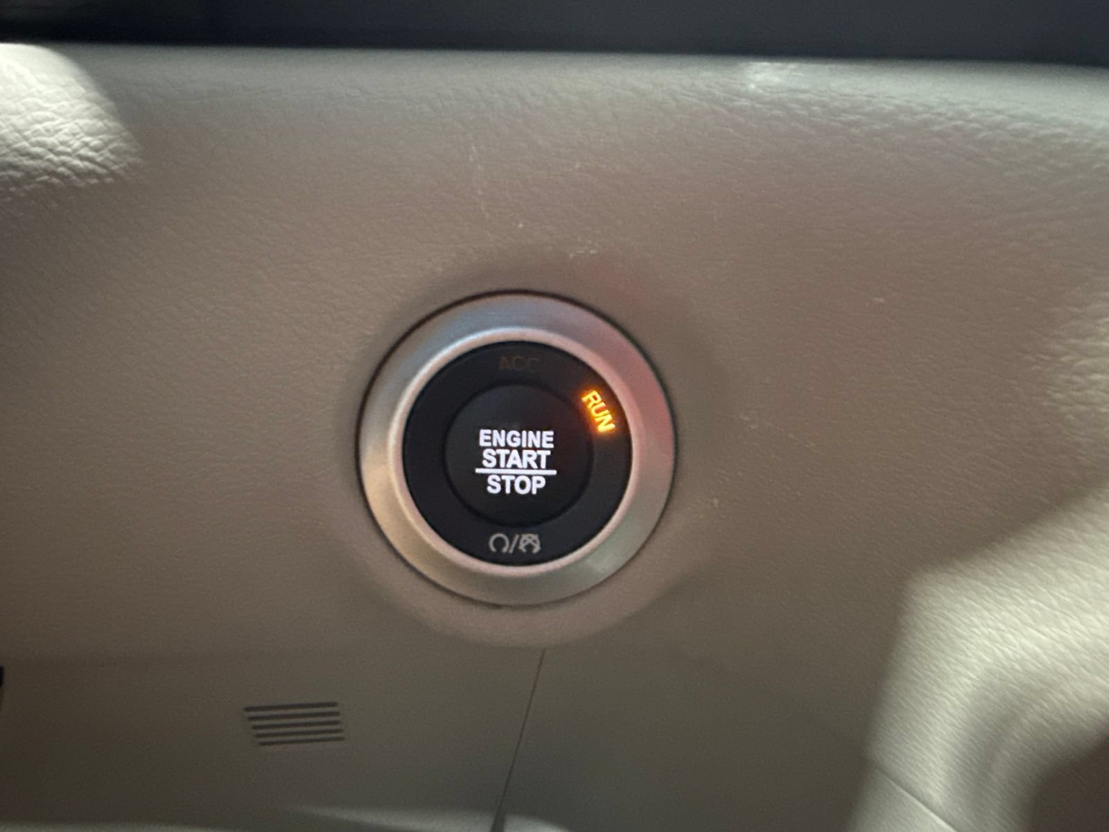 Used 2023 Chrysler Voyager LX FWD image 29