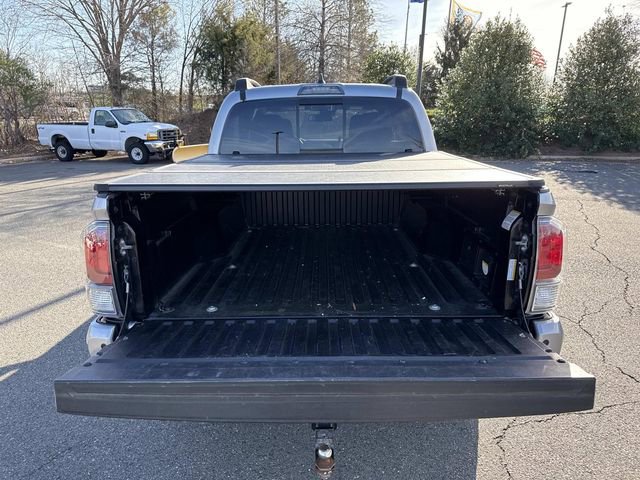 Used 2020 Toyota Tacoma TRD Off-Road w/ Technology Package image 12