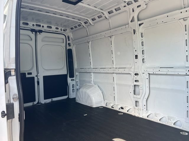 Used 2025 RAM ProMaster 2500 w/ Convenience Group FWD image 18