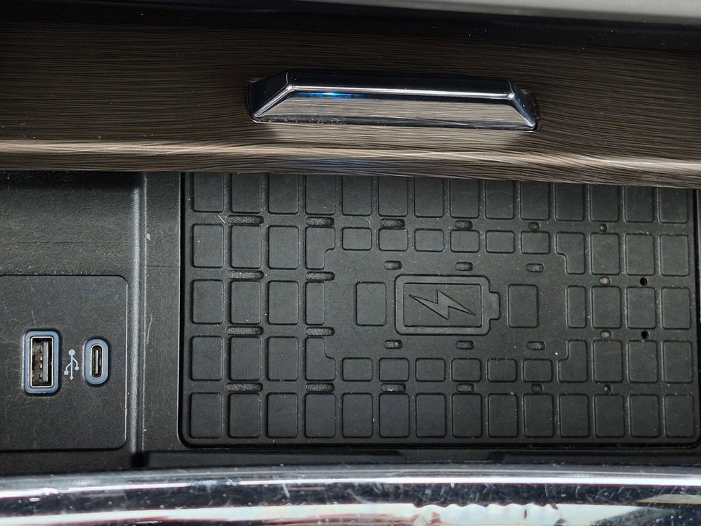 Used 2024 Ford Expedition Limited AWD/4WD image 32