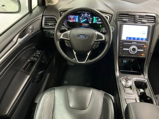 Used 2019 Ford Fusion Energi Titanium FWD image 11