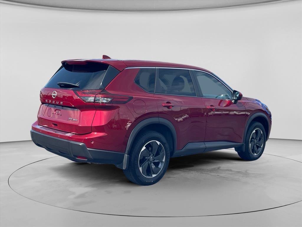 Used 2024 Nissan Rogue SV AWD/4WD image 7