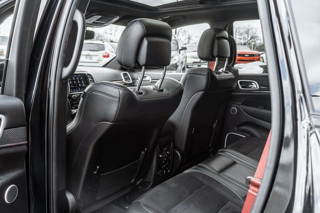 Used 2020 Jeep Grand Cherokee SRT image 32