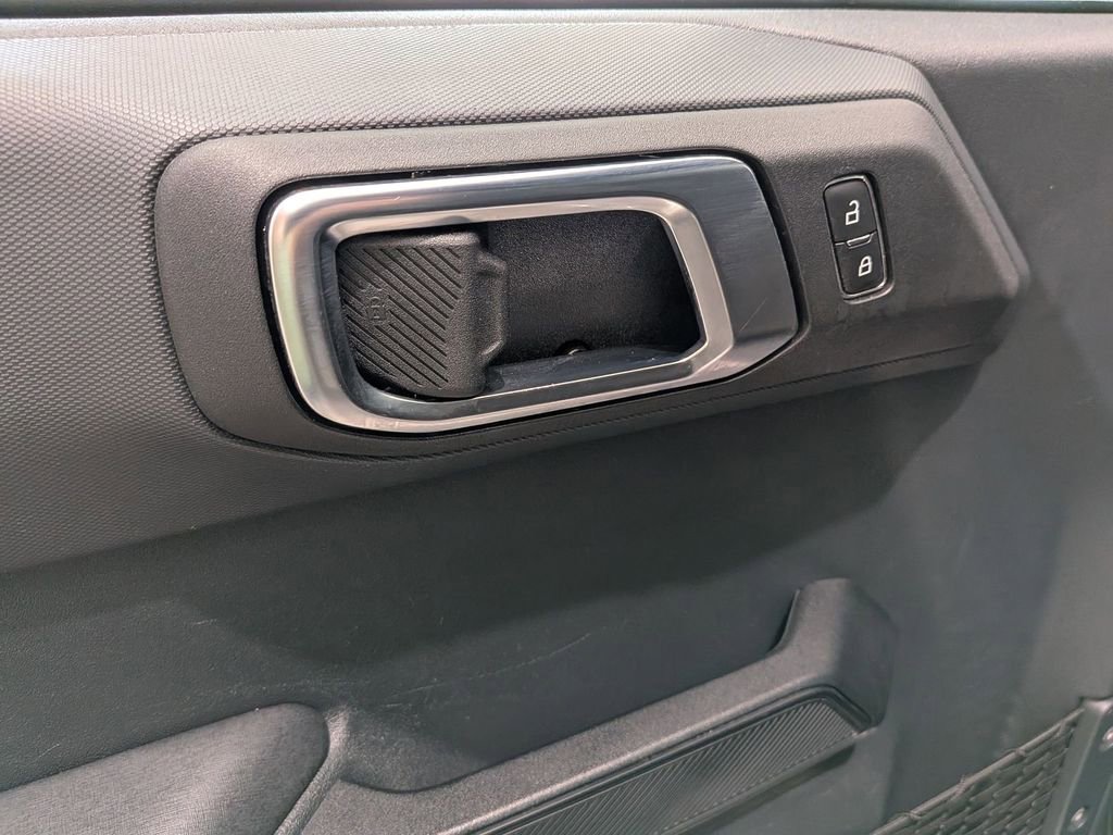 Used 2025 Ford Bronco Big Bend image 9