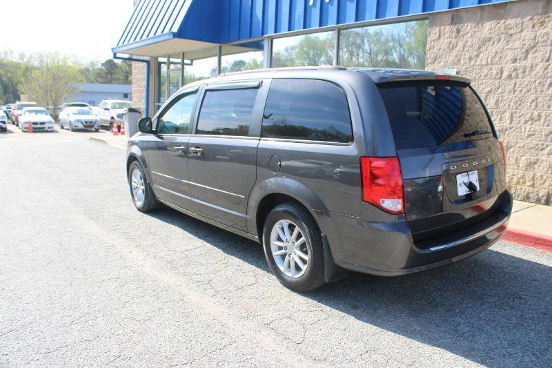 Used 2016 Dodge Grand Caravan SXT w/ Rear Park Assist Package image 4
