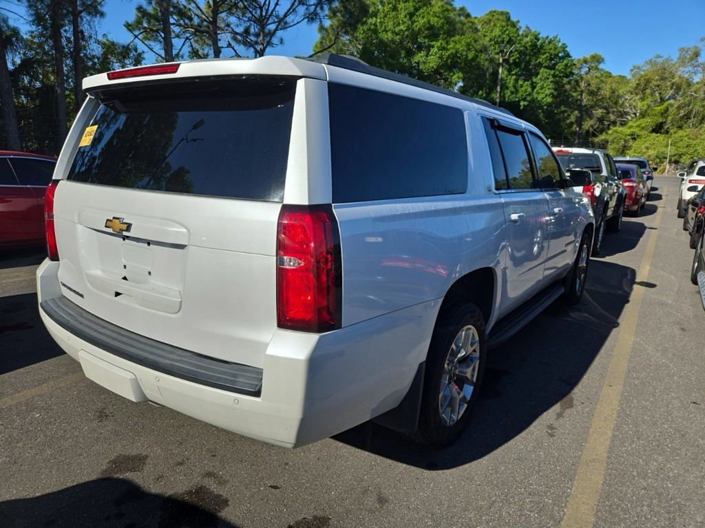 Used 2017 Chevrolet Suburban LT w/ Luxury Package image 5