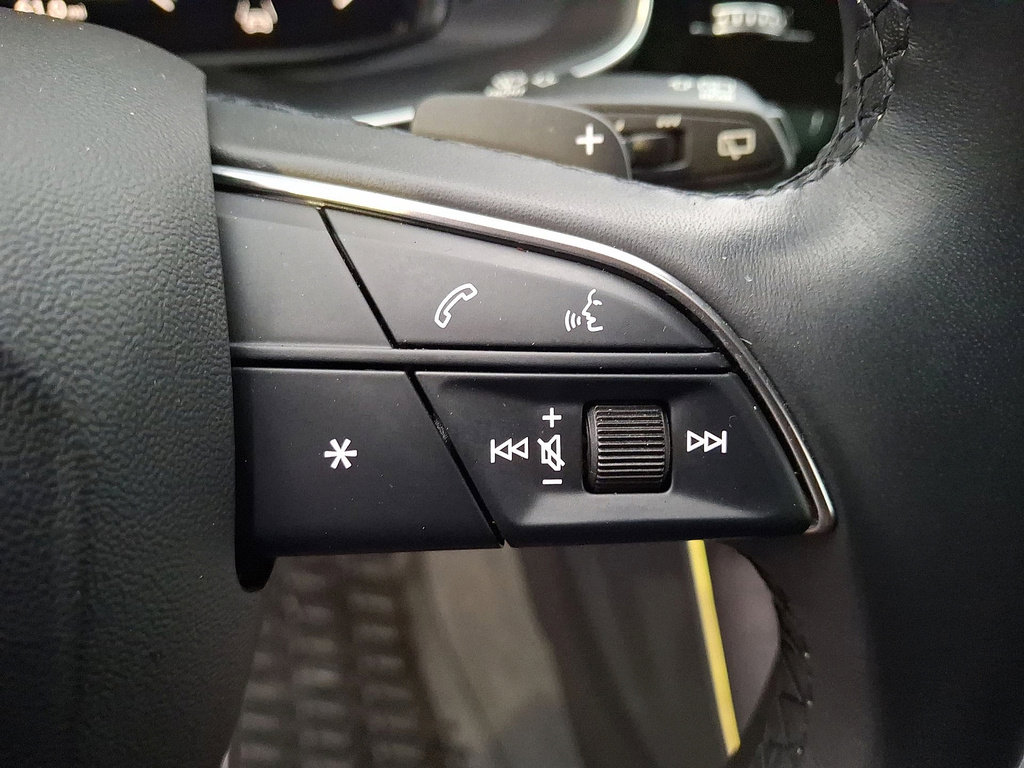 Used 2022 Audi Q8 Premium Plus w/ Premium Plus Package image 18