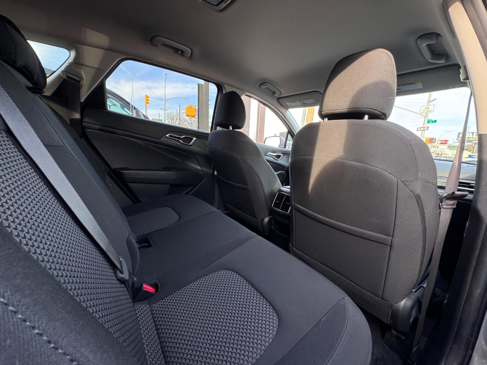 Used 2023 Kia Sportage LX image 27