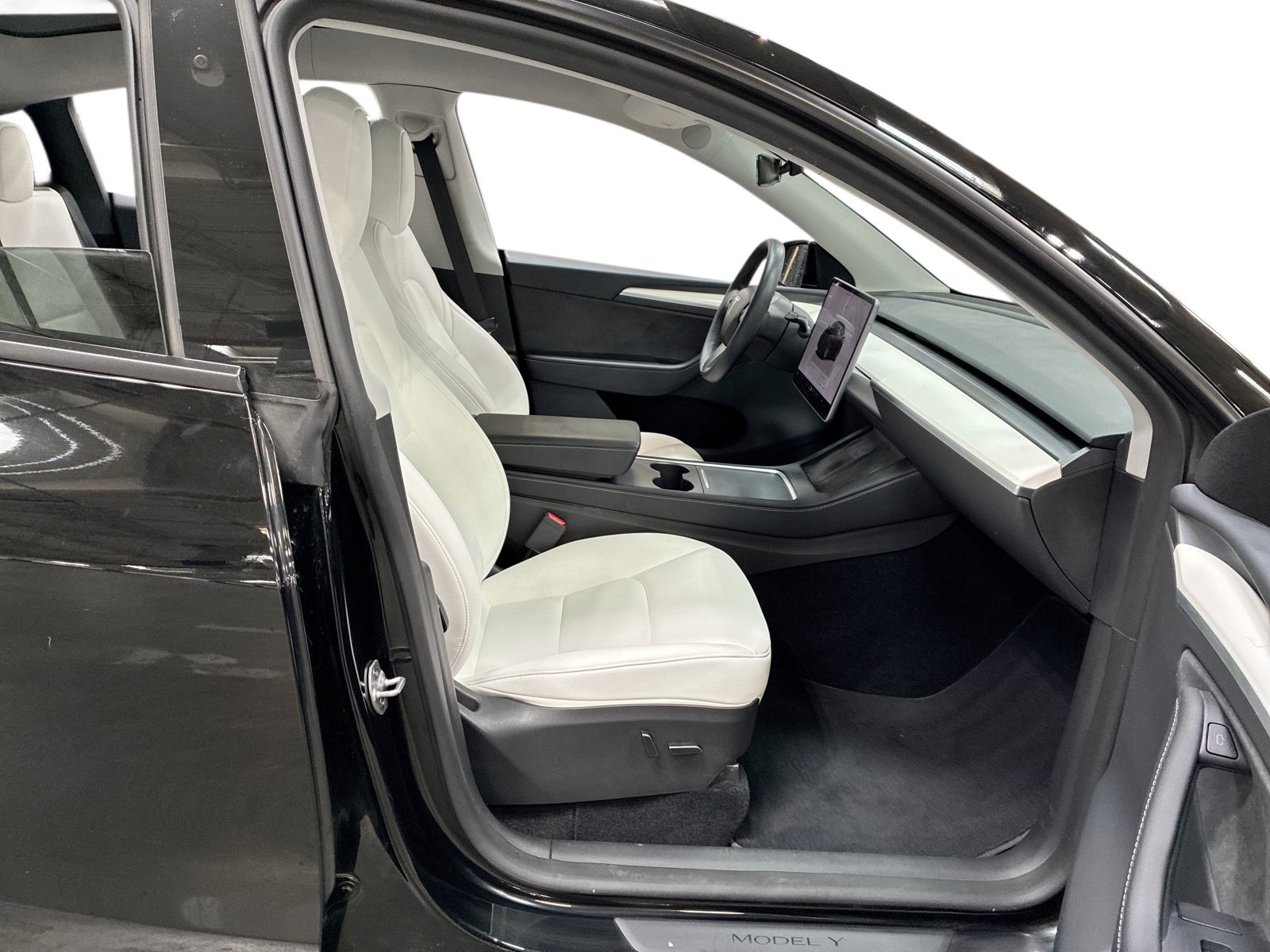 Certified 2023 Tesla Model Y Long Range AWD/4WD image 13