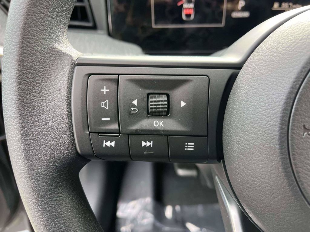 Used 2025 Nissan Kicks SV FWD image 16