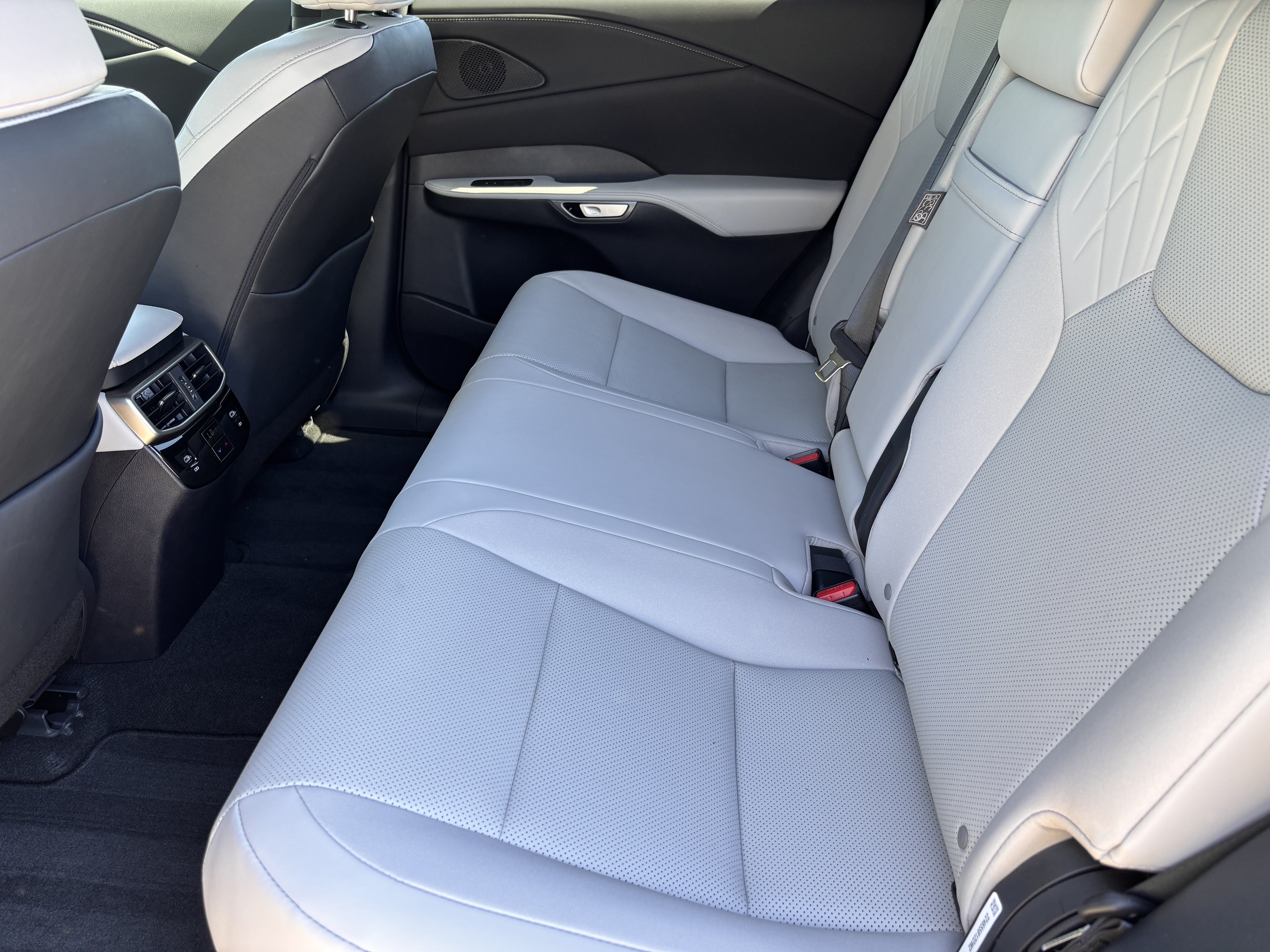Used 2026 Lexus RX 350 Premium w/ Convenience Package FWD image 33