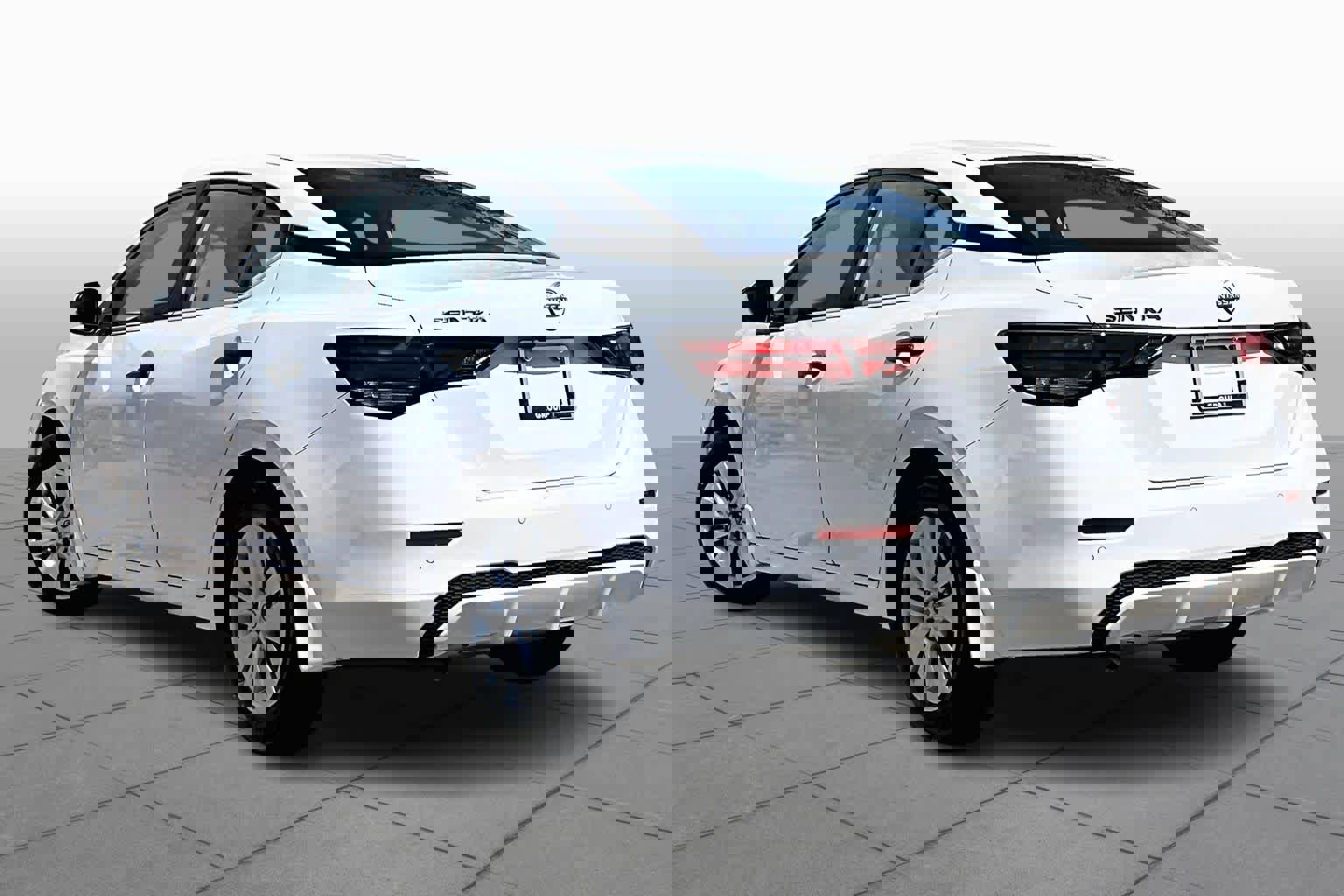 Used 2025 Nissan Sentra S image 11