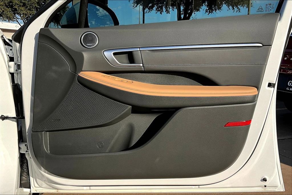 New 2025 Hyundai Sonata Limited image 19
