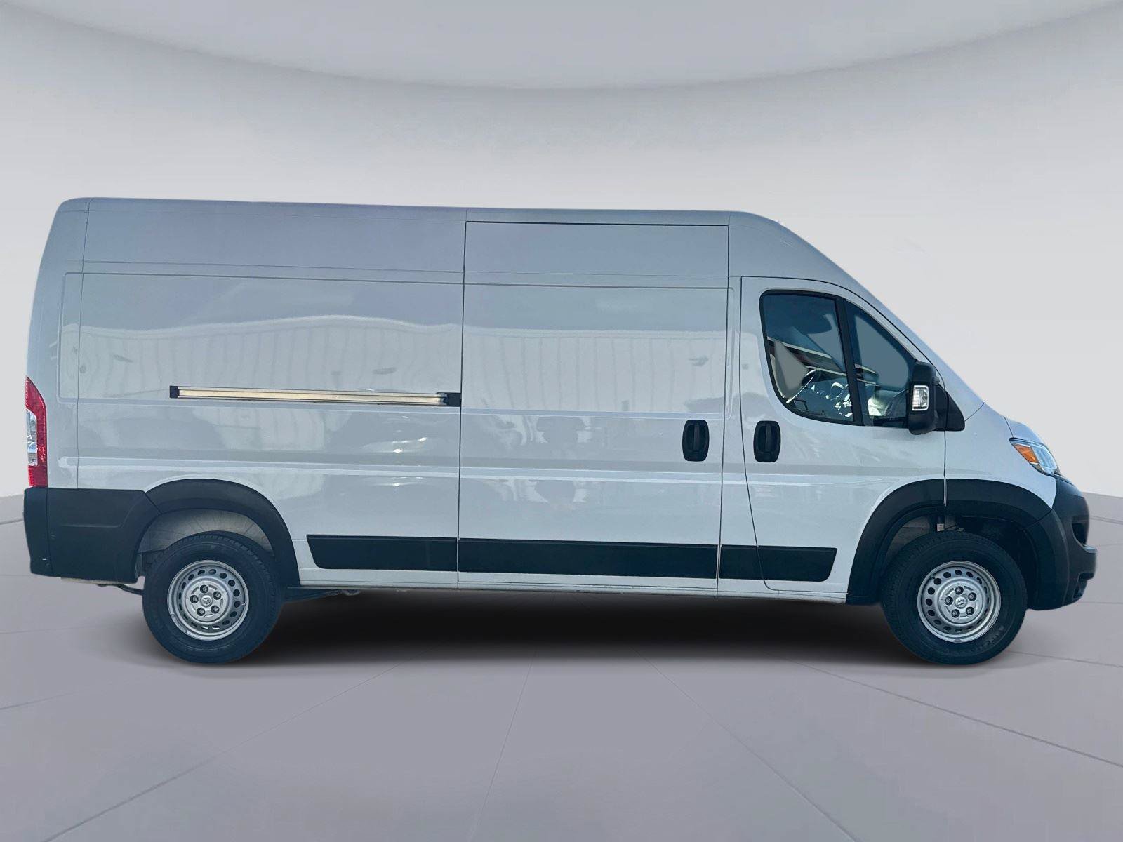 Used 2025 RAM ProMaster 2500 w/ Convenience Group FWD image 2