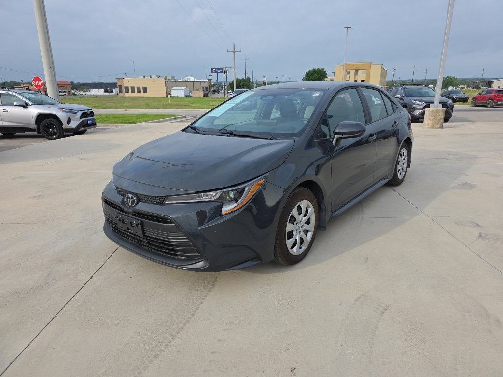 Used 2026 Toyota Corolla LE image 3