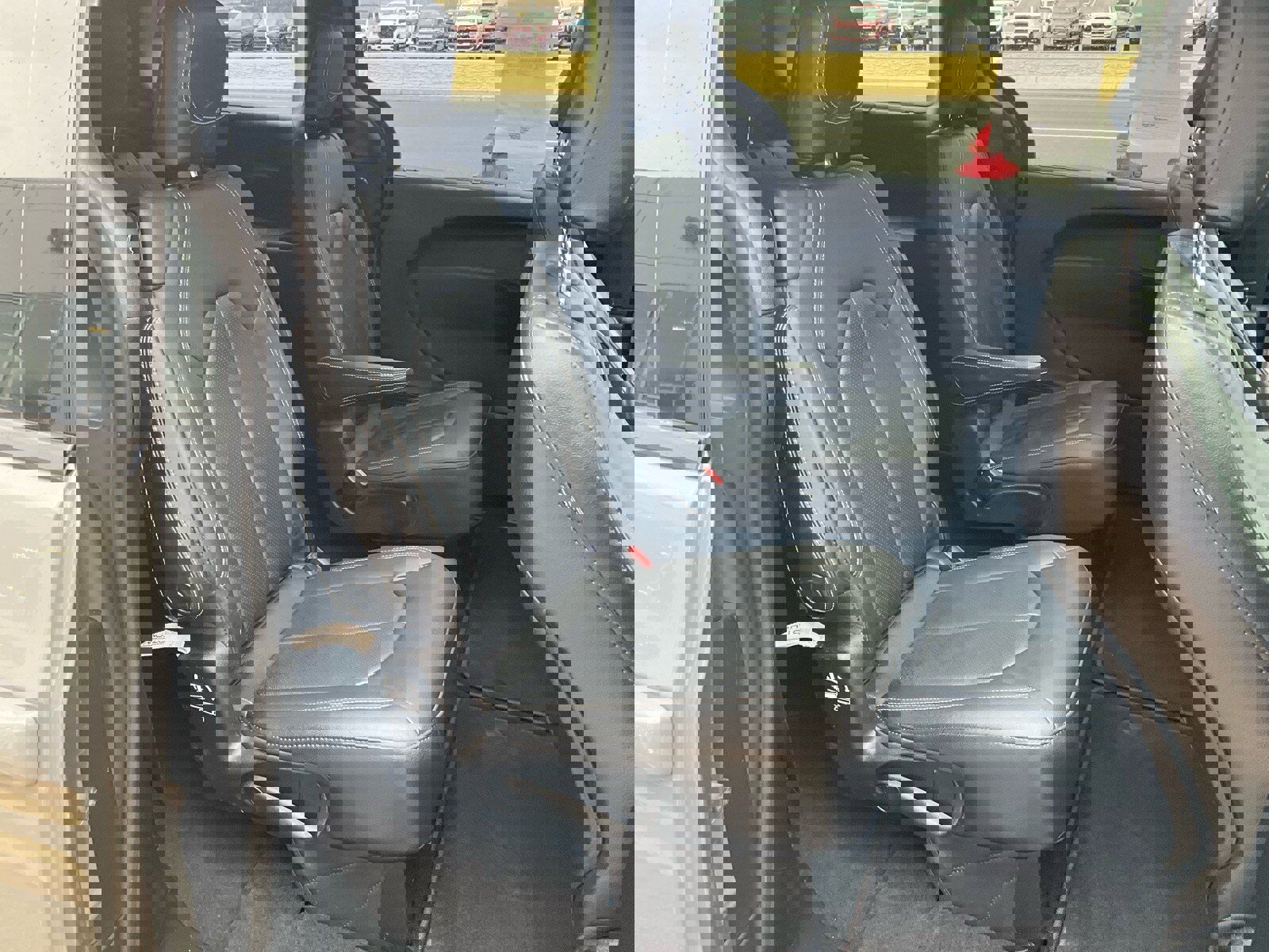 Used 2021 Chrysler Pacifica Touring-L w/ Premium & Safety Sphere Group image 23