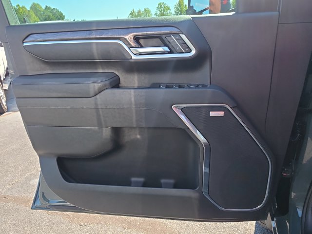Used 2026 Chevrolet Silverado 2500 LTZ w/ LTZ Plus Package AWD/4WD image 28