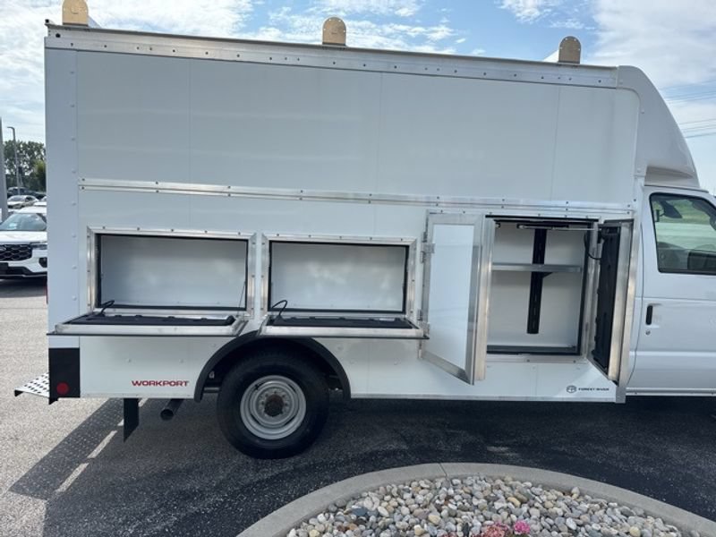 New 2026 Ford E-350 and Econoline 350 Super Duty w/ Power Equipment Group RWD image 30