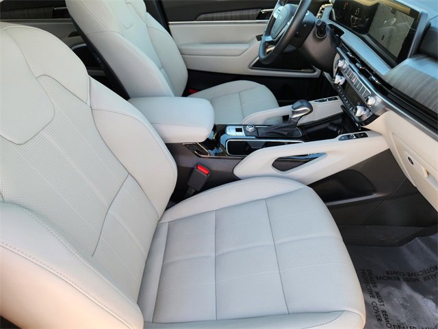 Certified 2025 Kia Telluride EX image 14