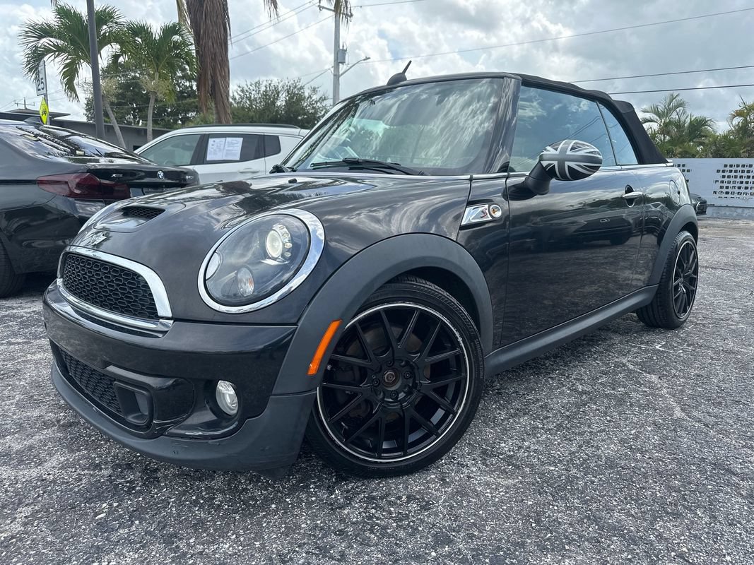 Used 2015 MINI Cooper S FWD image 1