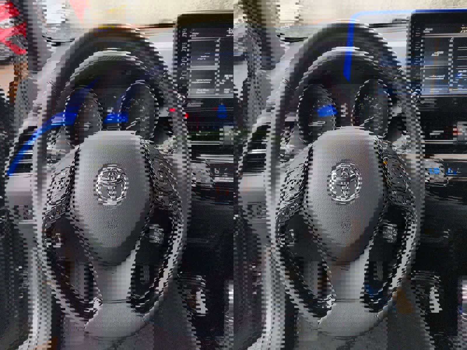 Used 2020 Toyota C-HR XLE image 21