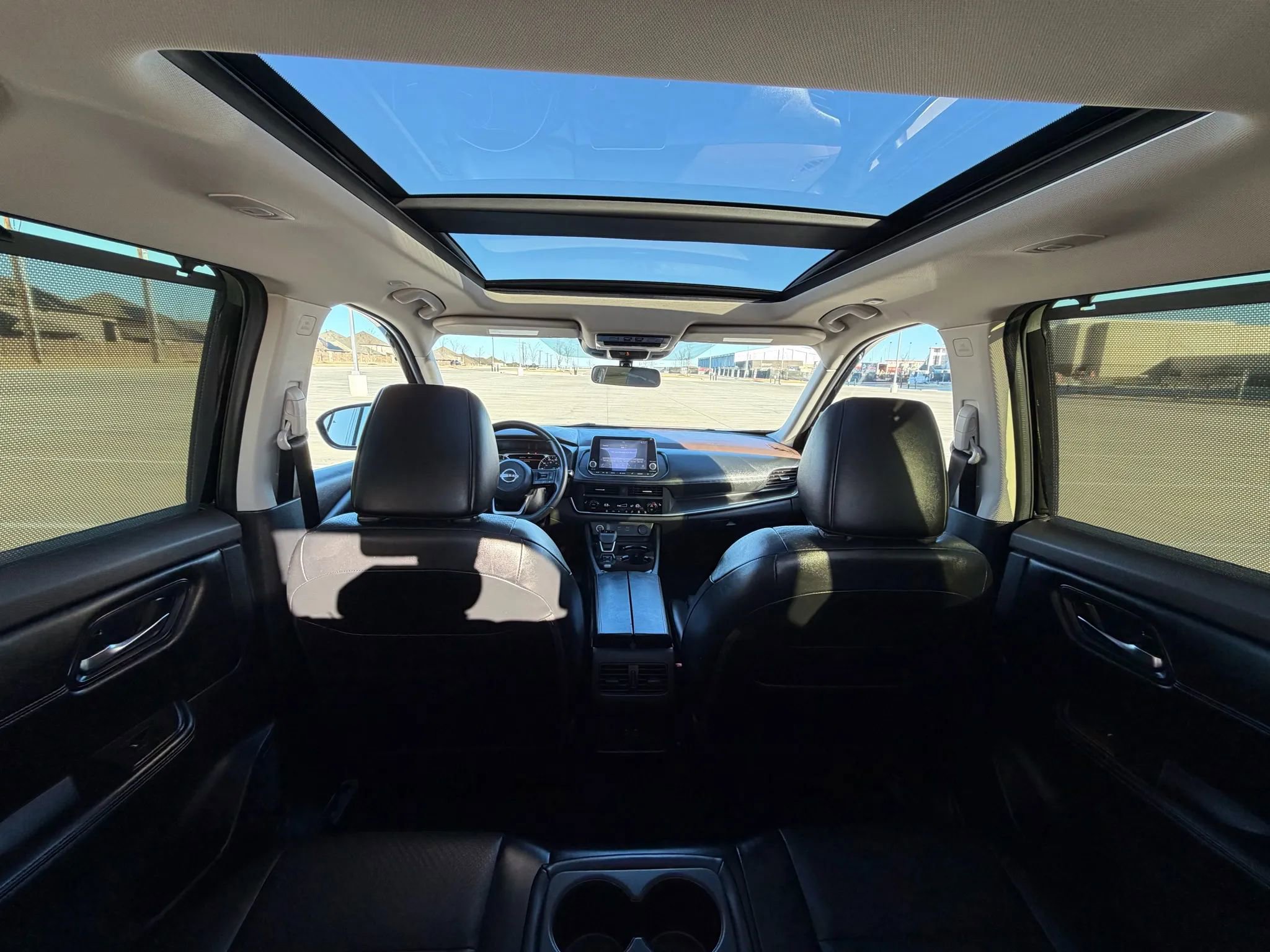 Used 2023 Nissan Rogue SV w/ SV Premium B Package image 21