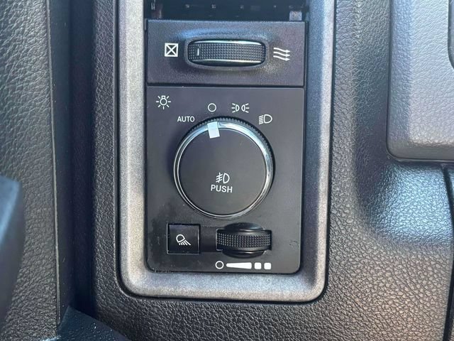 Used 2018 RAM 1500 Express AWD/4WD image 11