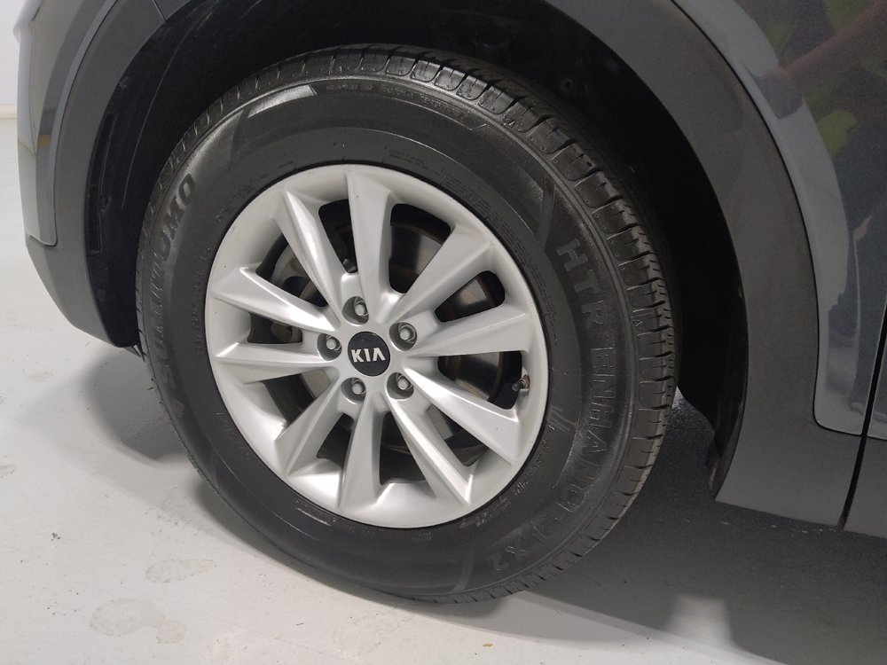 Used 2020 Kia Sorento LX image 31