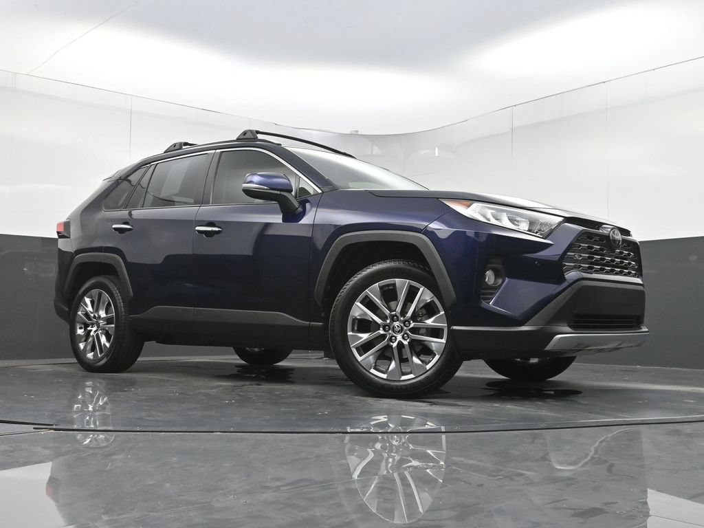 Used 2020 Toyota RAV4 Limited FWD image 25
