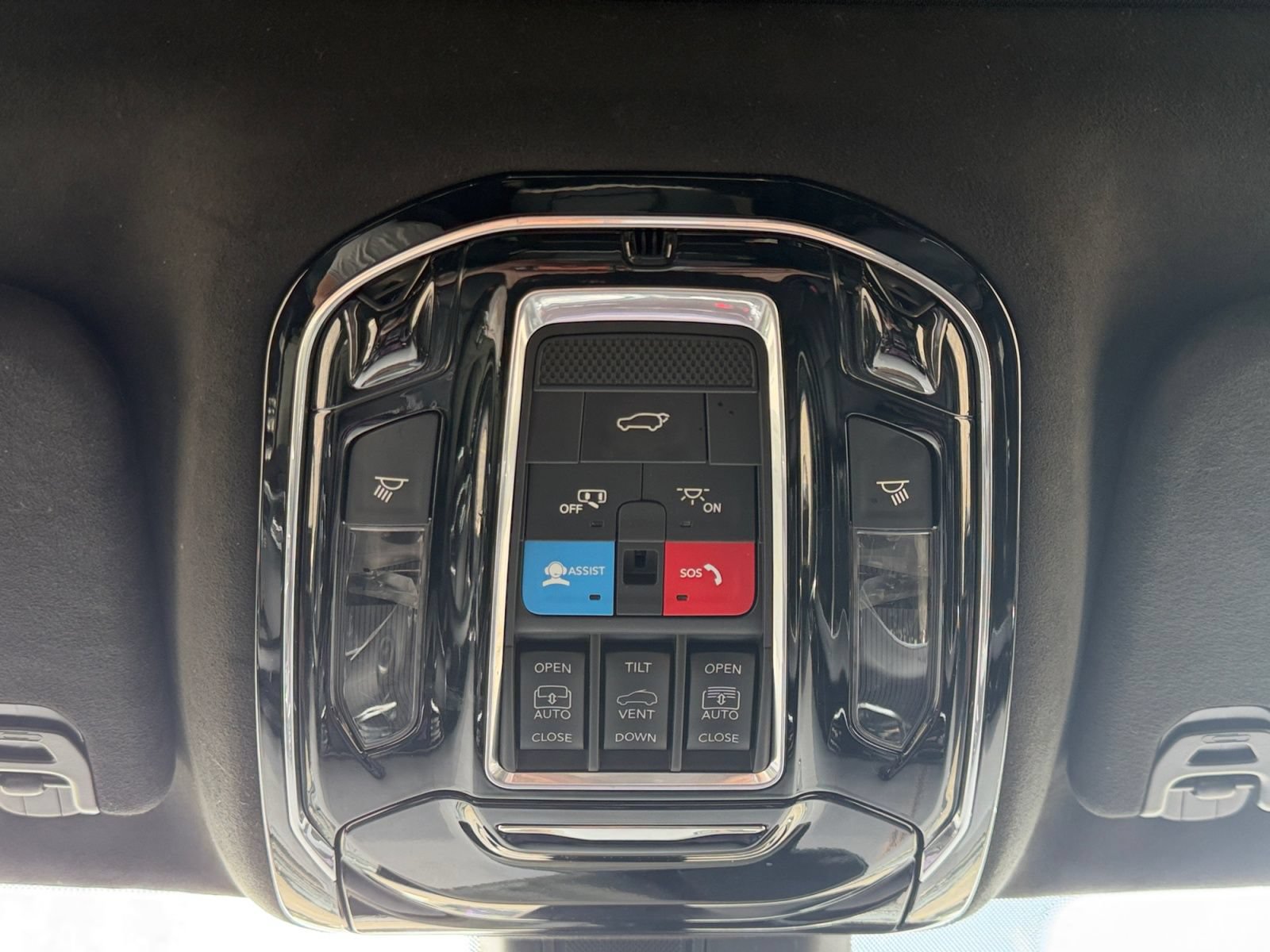 Used 2025 Jeep Grand Wagoneer L Series III w/ Quick Order Packagew 28T AWD/4WD image 41