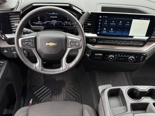 Used 2024 Chevrolet Silverado 1500 LT AWD/4WD image 12