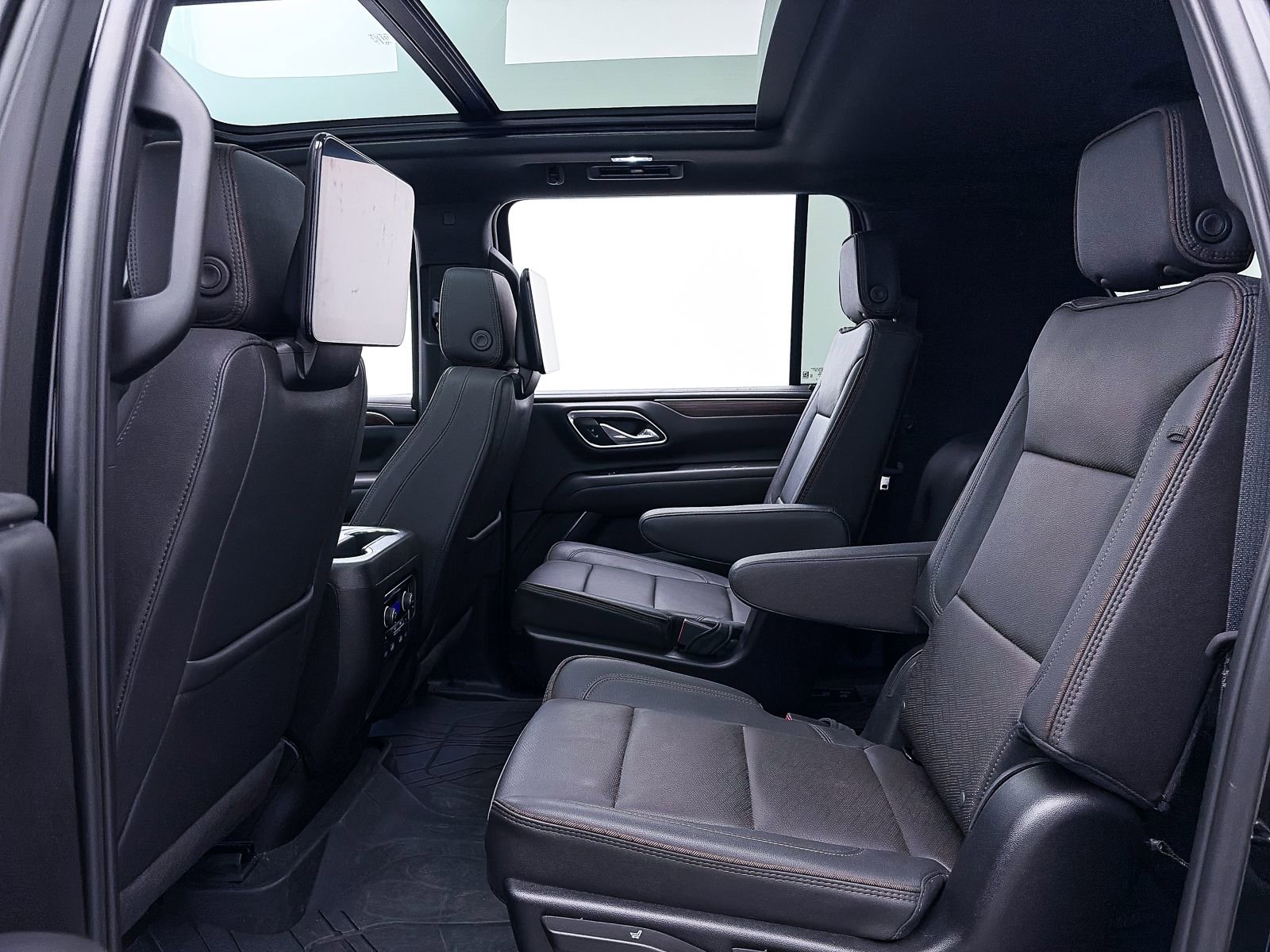 Used 2024 Chevrolet Suburban High Country AWD/4WD image 43