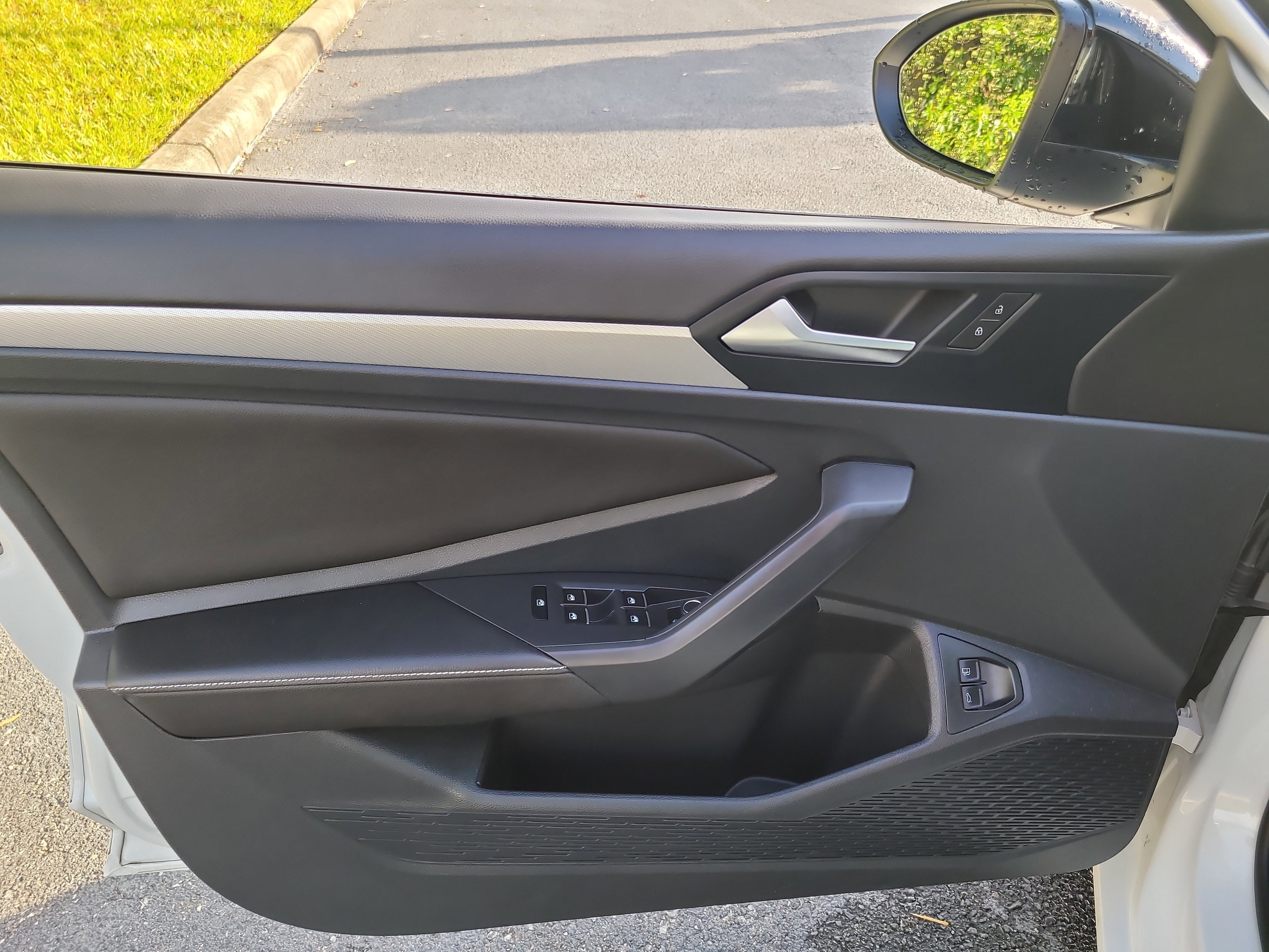 Used 2023 Volkswagen Jetta Sport image 15