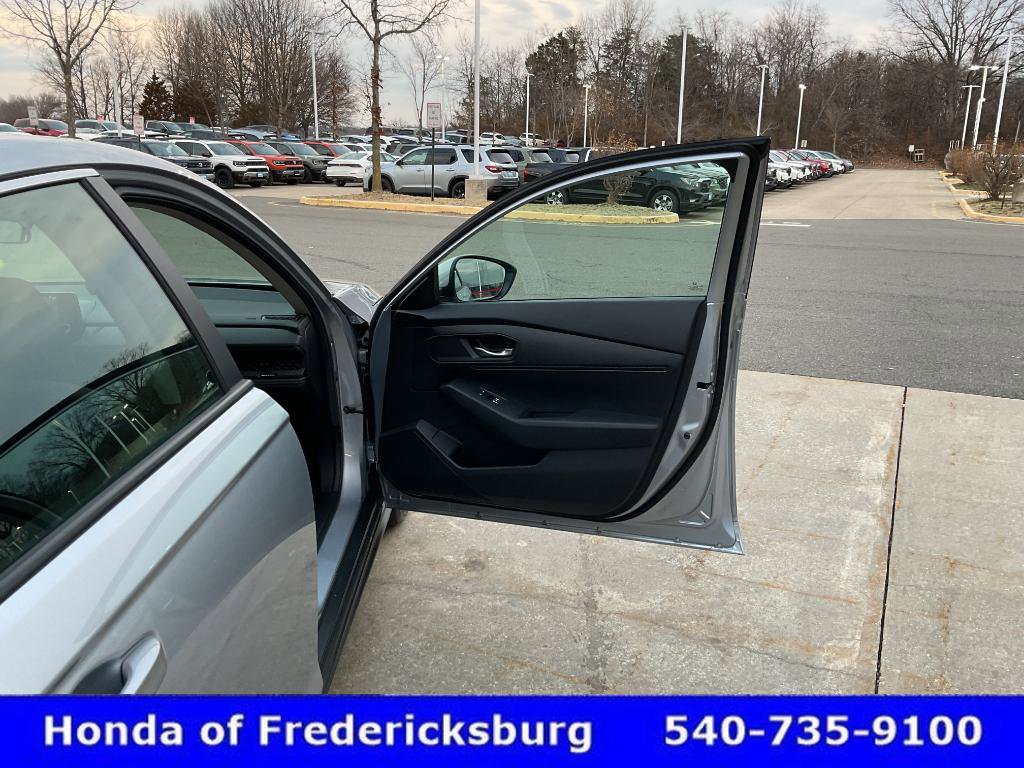 Certified 2025 Honda Accord LX image 19