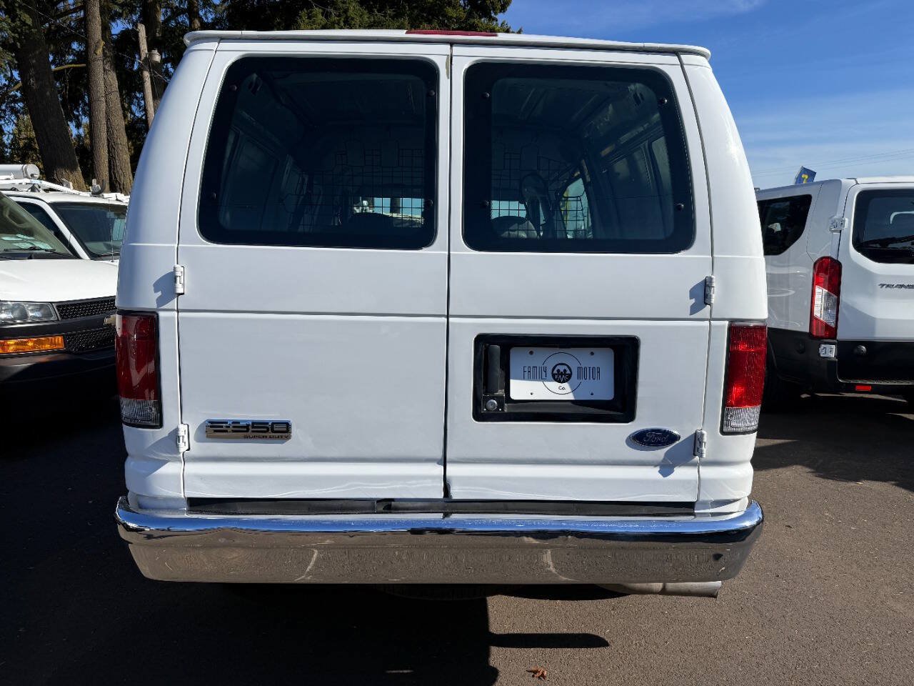 Used 2006 Ford E-350 and Econoline 350 Super Duty RWD image 8