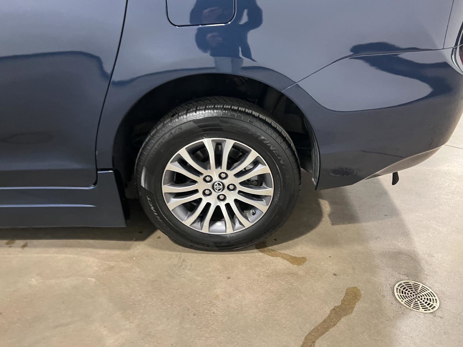 Used 2018 Toyota Sienna XLE w/ XLE Navigation Package image 44