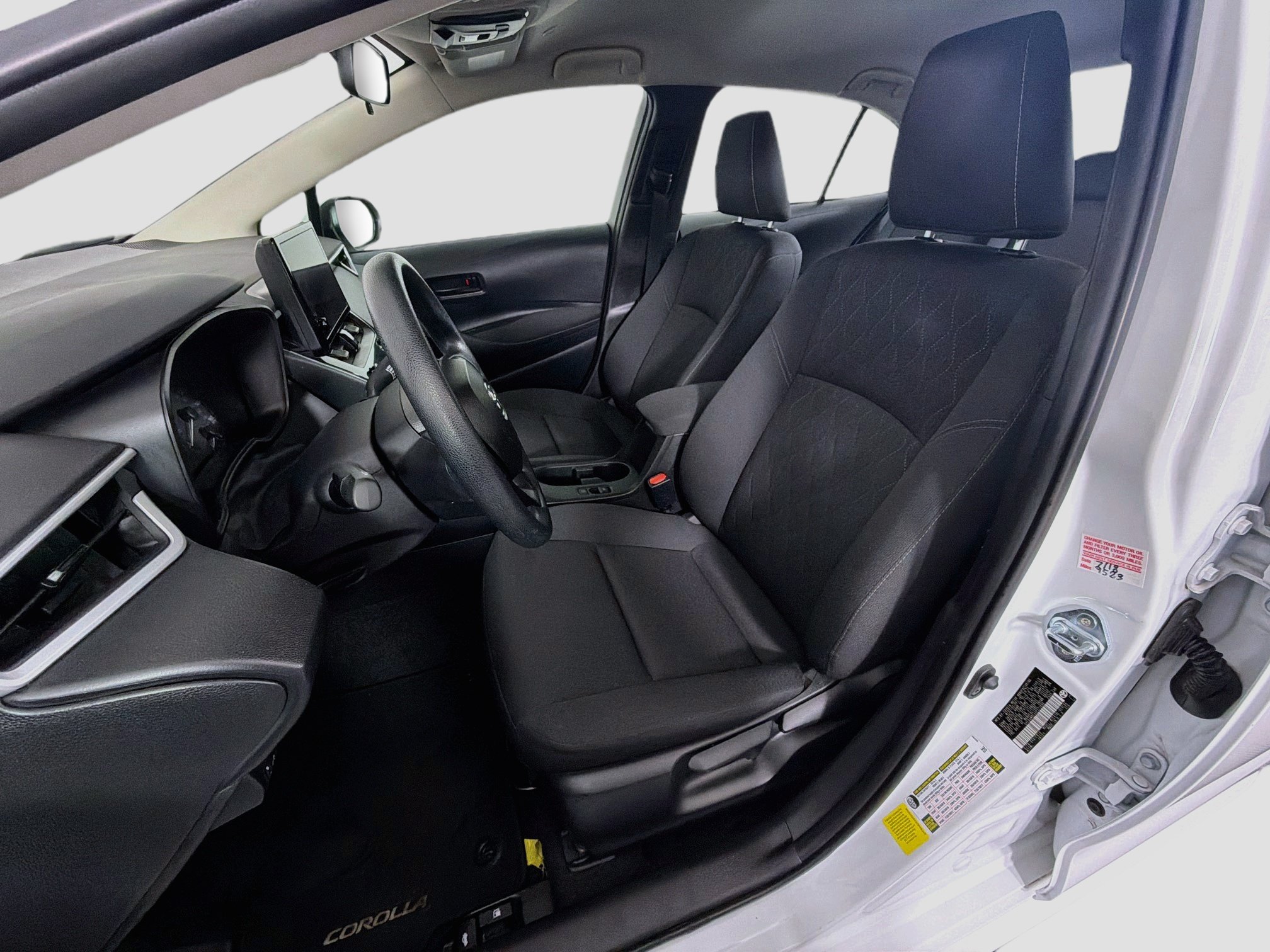Used 2025 Toyota Corolla LE FWD image 13