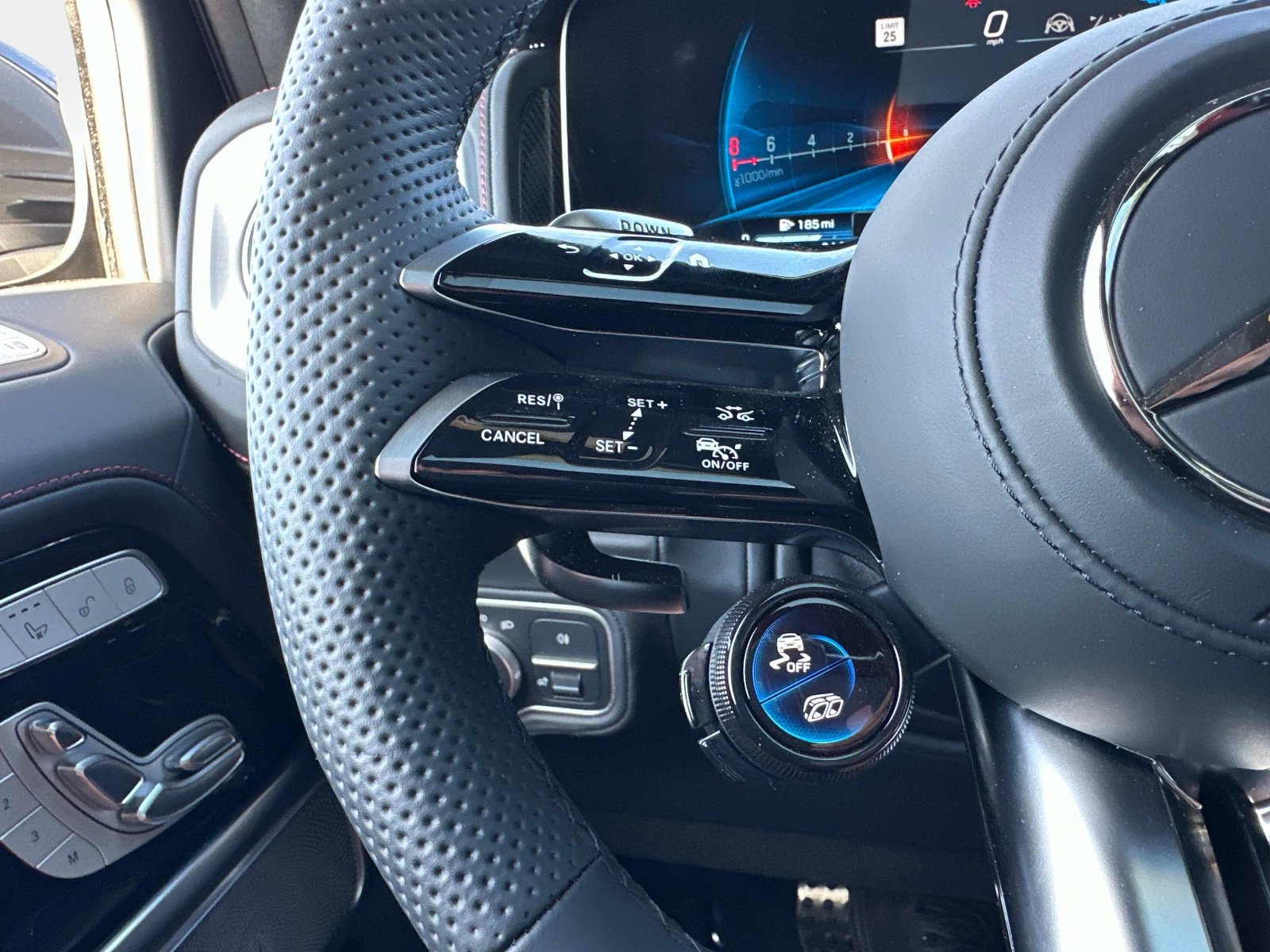 Certified 2025 Mercedes-Benz G 63 AMG 4MATIC image 33