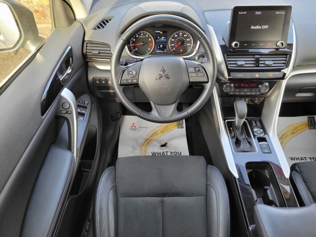 Used 2022 Mitsubishi Eclipse Cross SE image 11