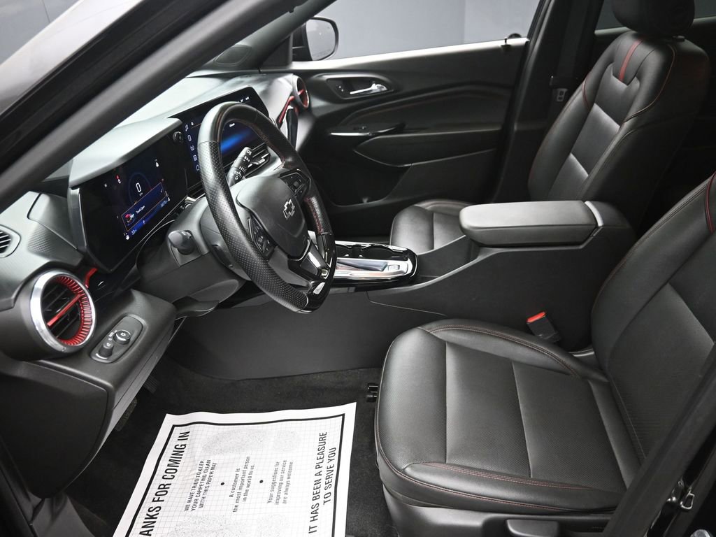 Used 2024 Chevrolet Trax RS w/ Sunroof Package image 7
